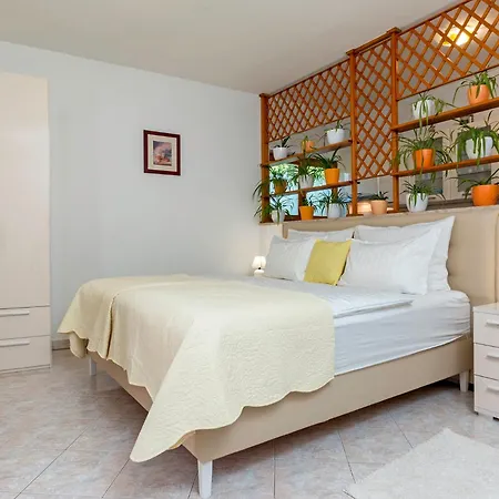 Studio Apartment Oliva Pula Exterior photo